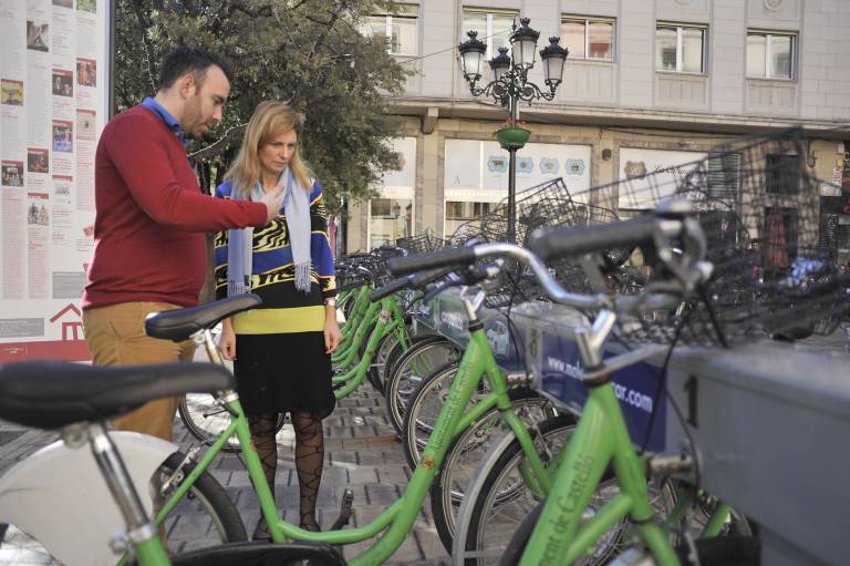 La publicidad contratada por el PSOE en el BiciCas, nueva pugna electoral entre socialistas y populares