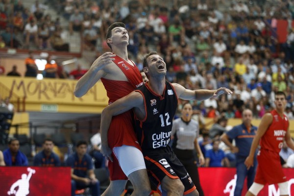 El Valencia Basket tira de galones para vencer a un guerrero Fuenlabrada