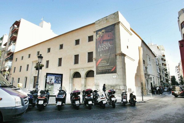 El alcalde de Elche plantea convertir Las Clarisas en el nuevo MAHE

