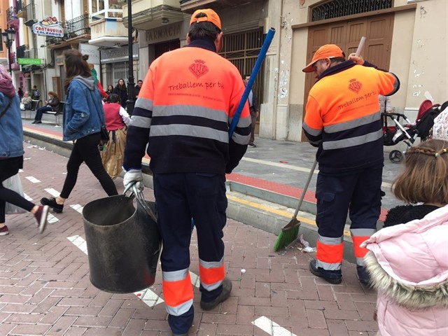 Un total de 112 operarios y 59 vehículos por una ciudad limpia