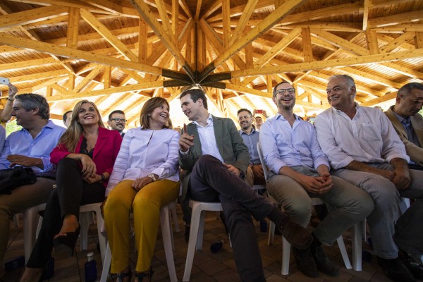 Casado y Bonig orillan sus diferencias y encarrilan las listas para el 28A