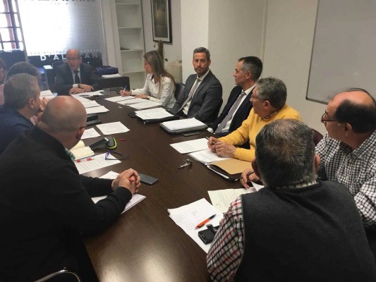 La Mesa de Transporte propone dar preferencia a los autobuses en Alicante y crear carriles bus