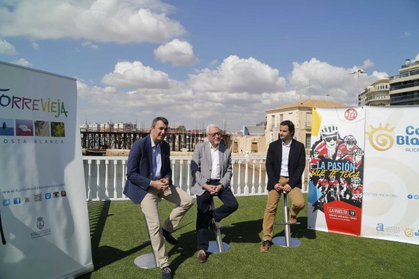 Torrevieja se prepara para albergar la salida de La Vuelta