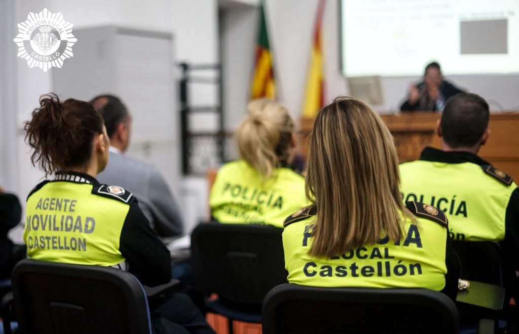 Los policías locales de Castelló aprenden a identificar los síntomas de una hipoglucemia