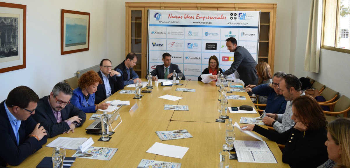 El jurado de los Premios Fundeun elige a los 30 emprendedores que pasan a la segunda fase