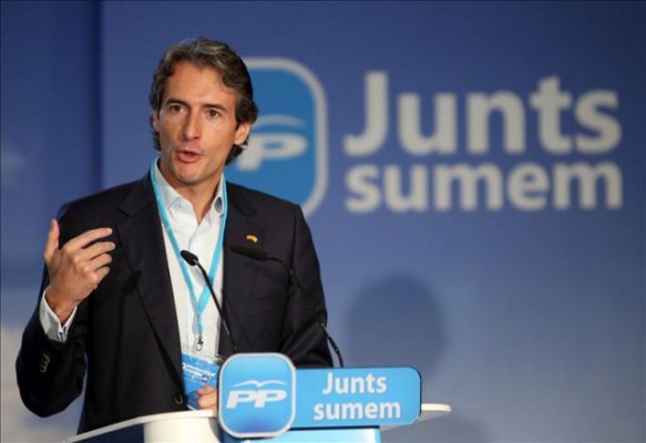 De la Serna homenajea a Rita Barberá  y reitera la apuesta del Gobierno por el Corredor 