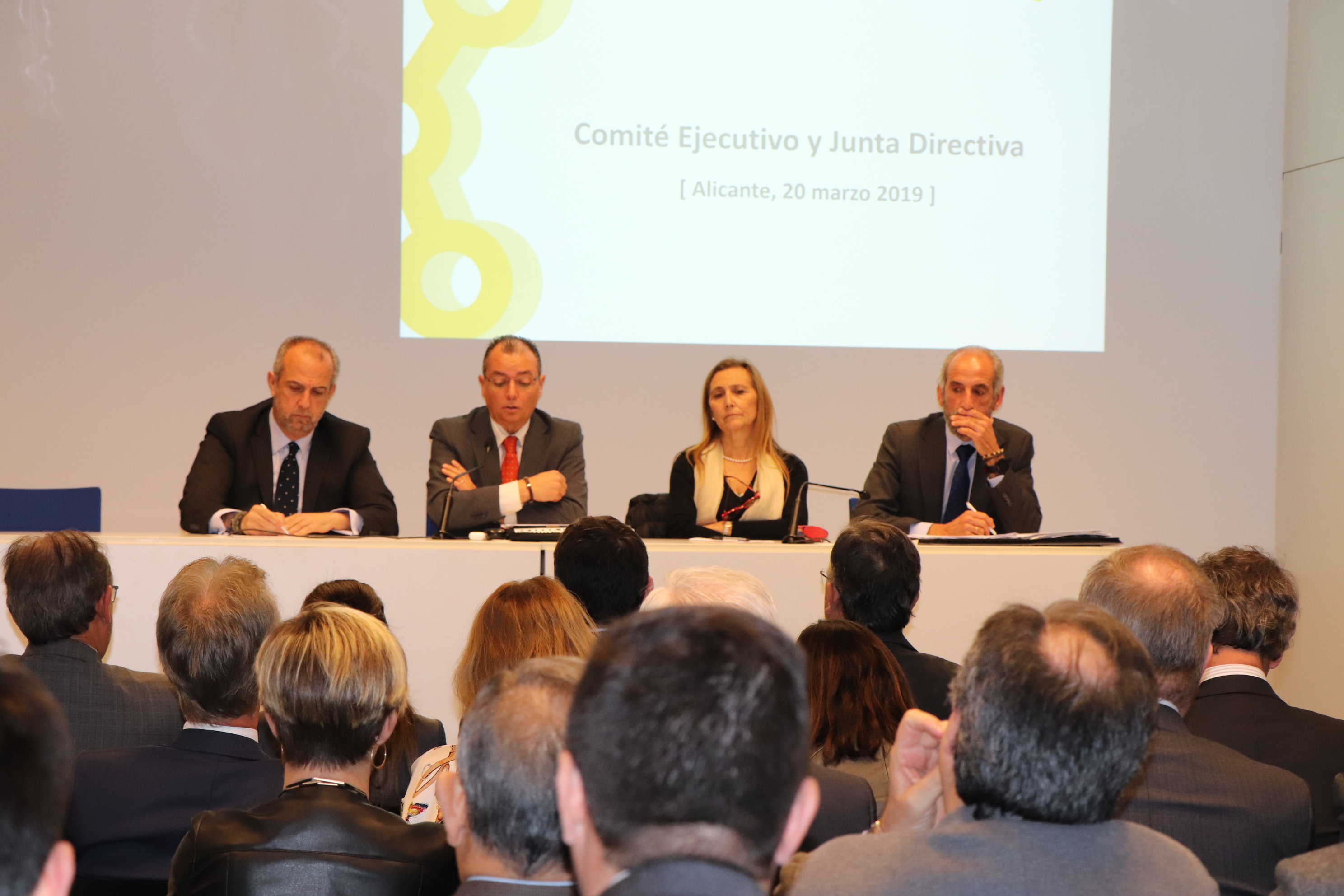 CEV adaptará sus estatutos al año de aprobarlos para lograr la 'pax empresarial' en Alicante