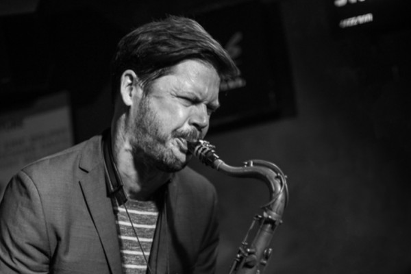 El saxofonista Seamus Blake presenta disco en el Jimmy Glass