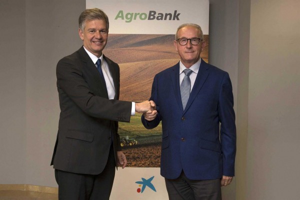 CaixaBank y AVA-Asaja ofrecerán servicios financieros especializados a 18.000 agricultores