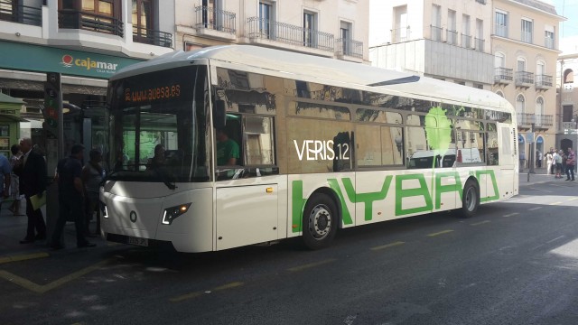 La próxima semana empezarán a rodar en Elche los dos primeros autobuses híbridos, de Vectia