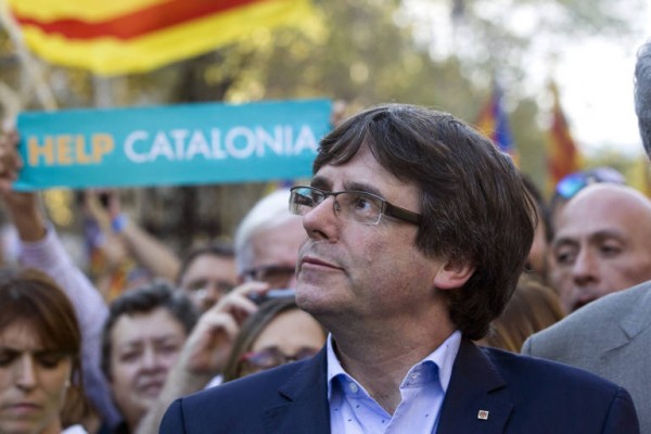 El Constitucional mantiene suspendido a Puigdemont para ejercer cargo público