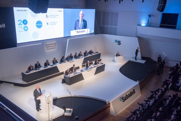 El Adda acogerá a un millar de accionistas del Banco Sabadell en su segunda junta en Alicante