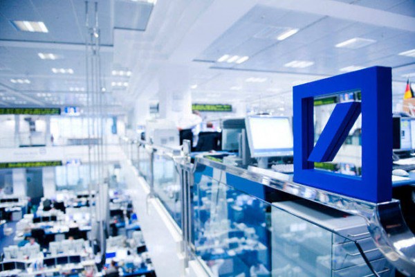 El mercado premia con alzas el 'noviazgo' confirmado entre Deutsche Bank y Commerzbank