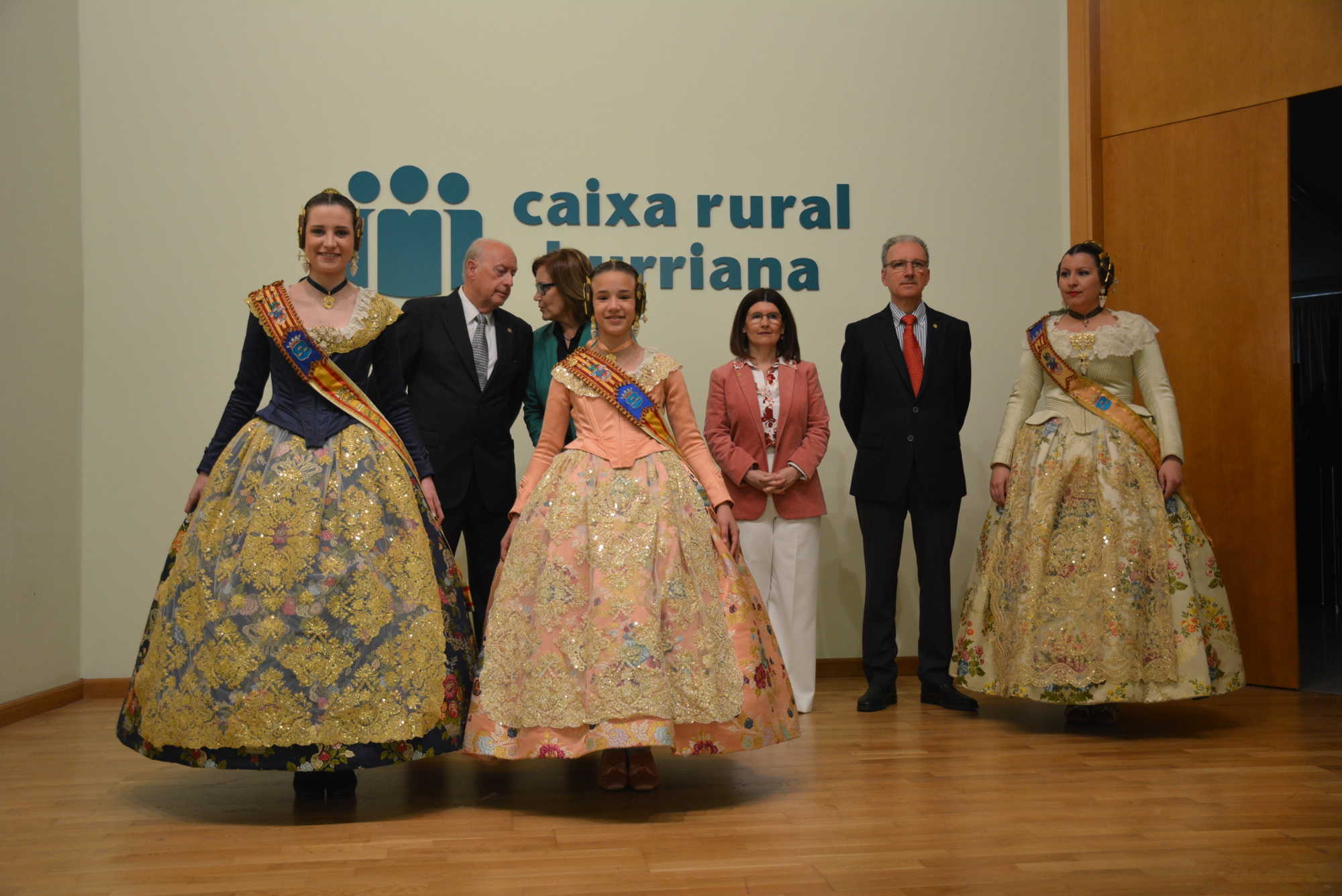Caixa Rural Burriana entrega las ayudas a los colectivos falleros