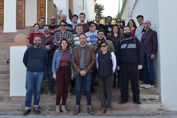 La Vall d’Uixó clausura el primer
curso para formar a futuros barqueros de las Coves de
Sant Josep
