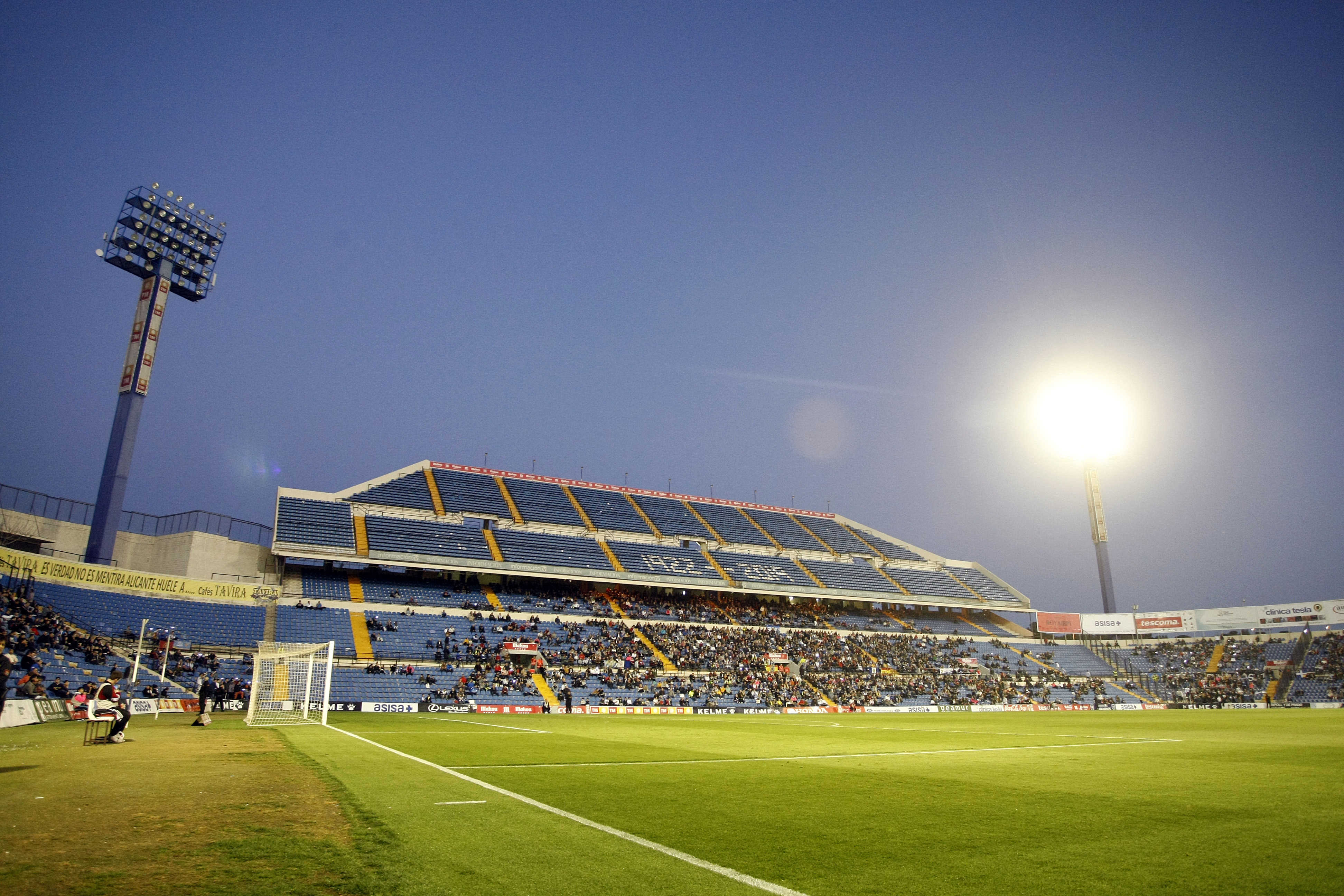 Esteban Vigo, Sergio Mantecón y un inoportuno apagón