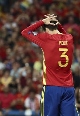 Piqué y los silbidos: cada balón, un plebiscito

