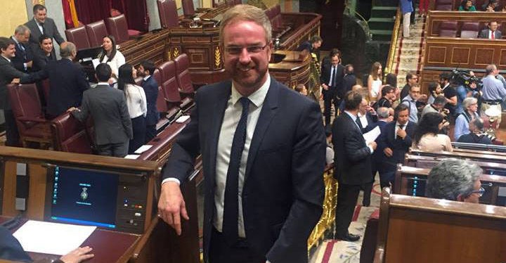 Óscar Clavell será el cabeza de lista del PP al Congreso por Castellón en lugar de Barrachina
