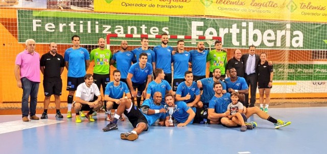 Balonmano Benidorm y Elche Mustang revalidan el título de campeones de la Comunitat