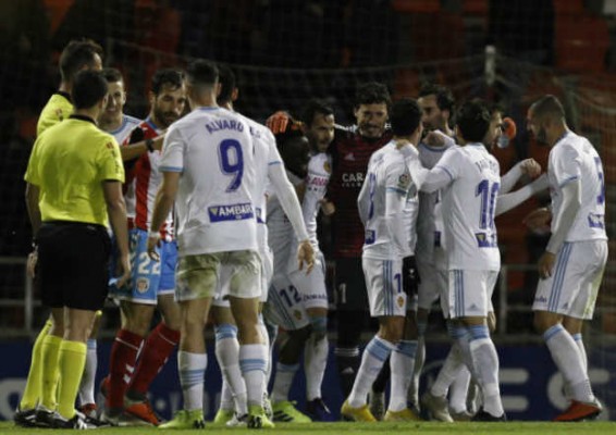 Víctor Fernández cita a todos los disponibles para el partido contra el Elche

