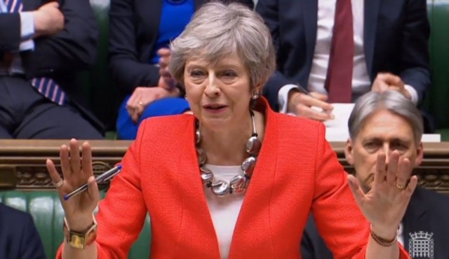 Si Theresa May hubiera sabido impostar su voz no habría sufrido una afonía
