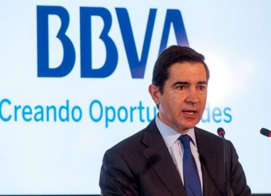 Torres evita comentar la salida de González y afirma que BBVA colaborará con la Justicia