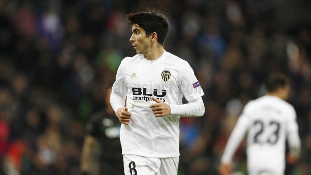 
Carlos Soler se pierde la ida de cuartos de final por sanción