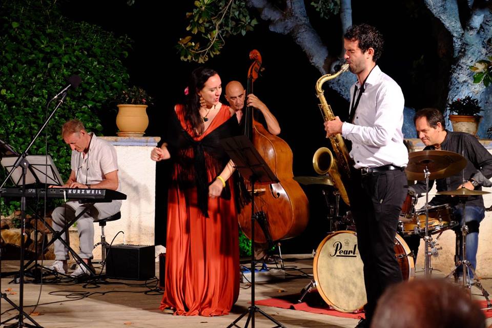 Cristina Blasco mezcla grandes temas del jazz con improvisaciones en el Palau de la Música