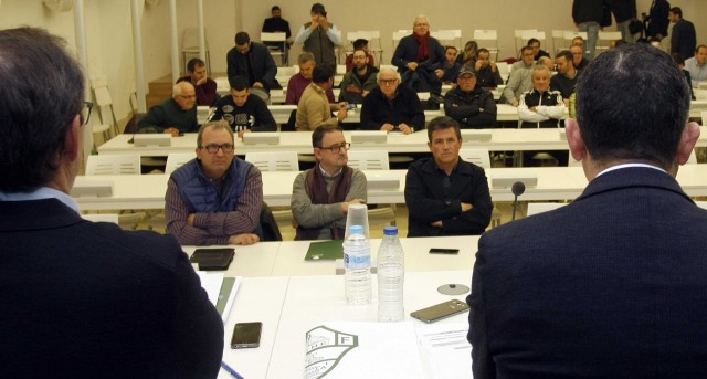 Dimisión en el consejo del Elche
