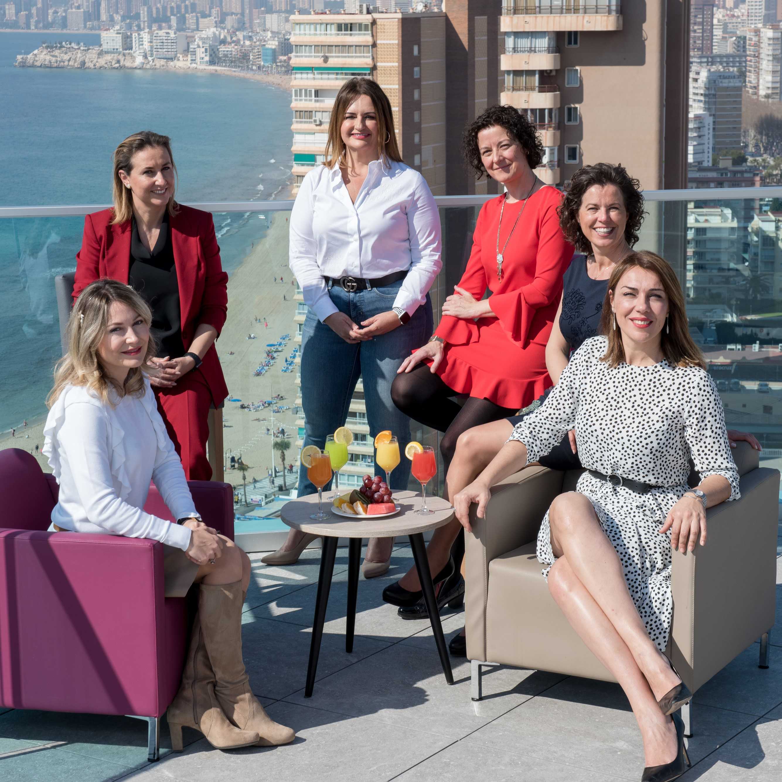 El turismo tiene voz de mujer