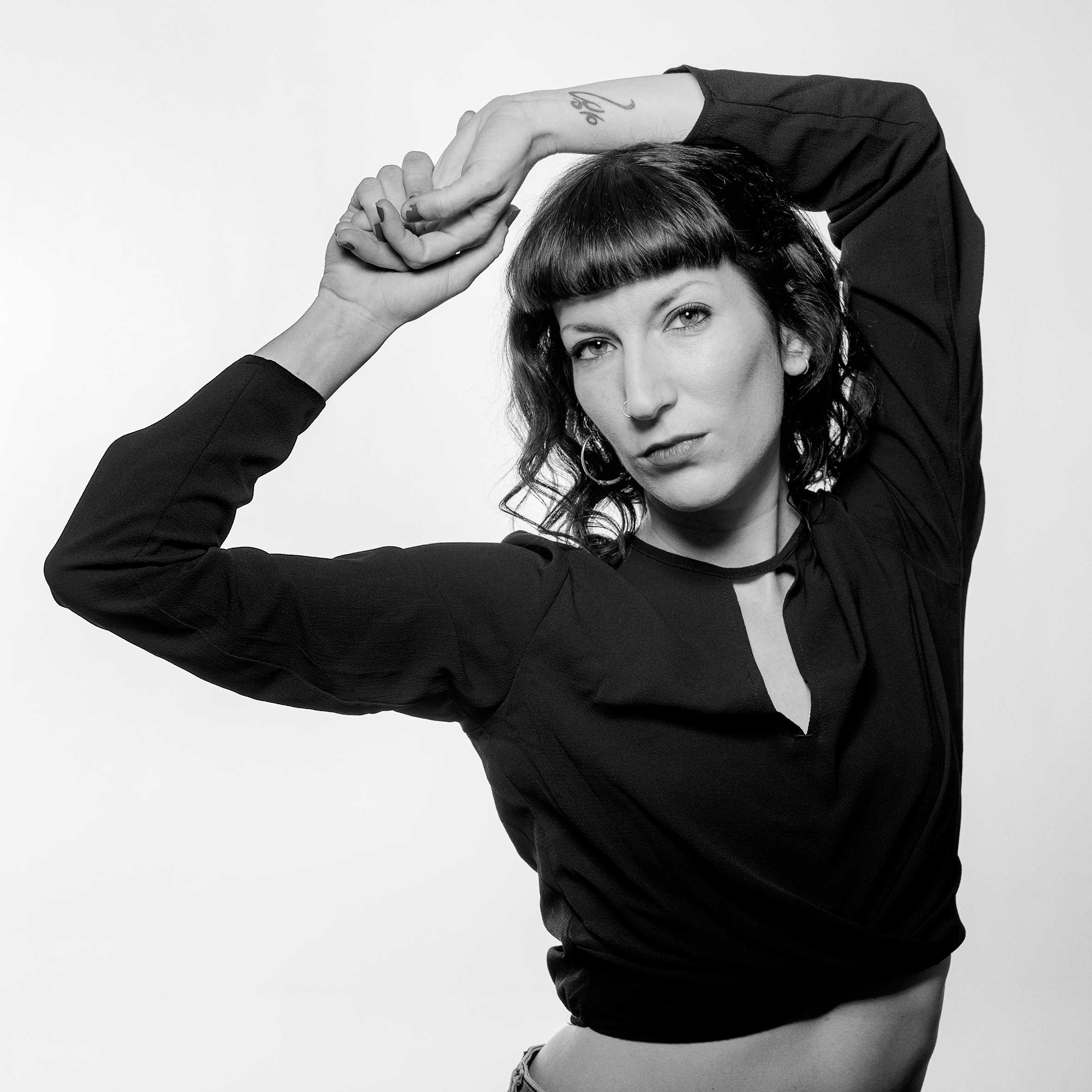 Neus Ferri: “No pretendo definir emociones, pero las observo y escribo lo que voy pensando”

