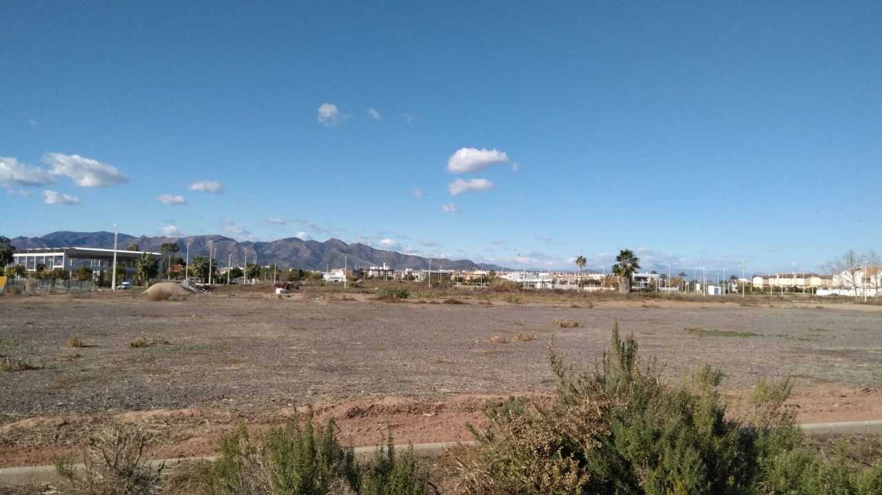 Solar donde está previsto construir el nuevo instituto en Moncofa. - 
