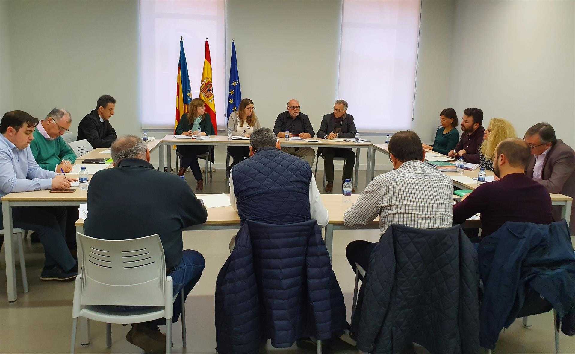 La consellera insiste en el discurso de Planas y no concreta las ayudas al sector citrícola, que agoniza
