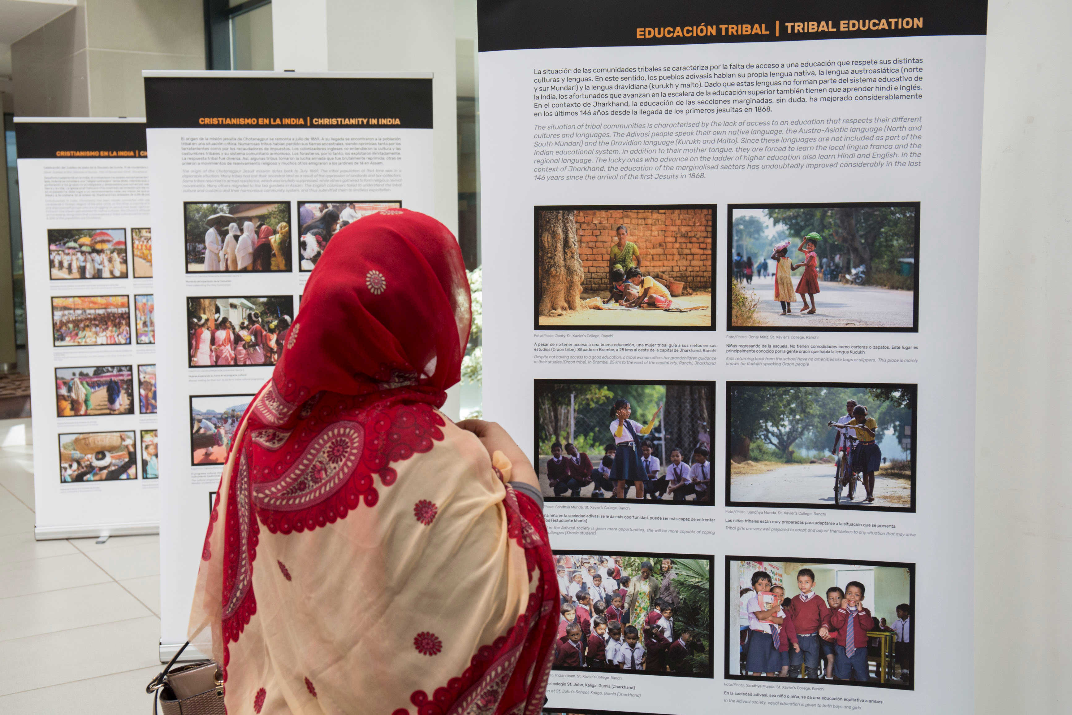 Una exposició reflexiona sobre les tribus índies en l'UJI