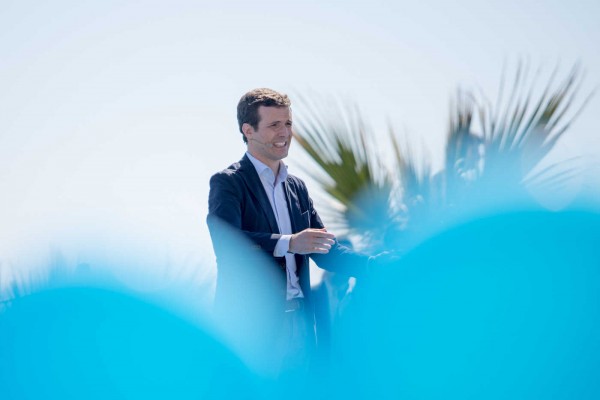 Casado ensalza ahora a las autonomías, pero quiere priorizar el castellano en su Ley de Lenguas