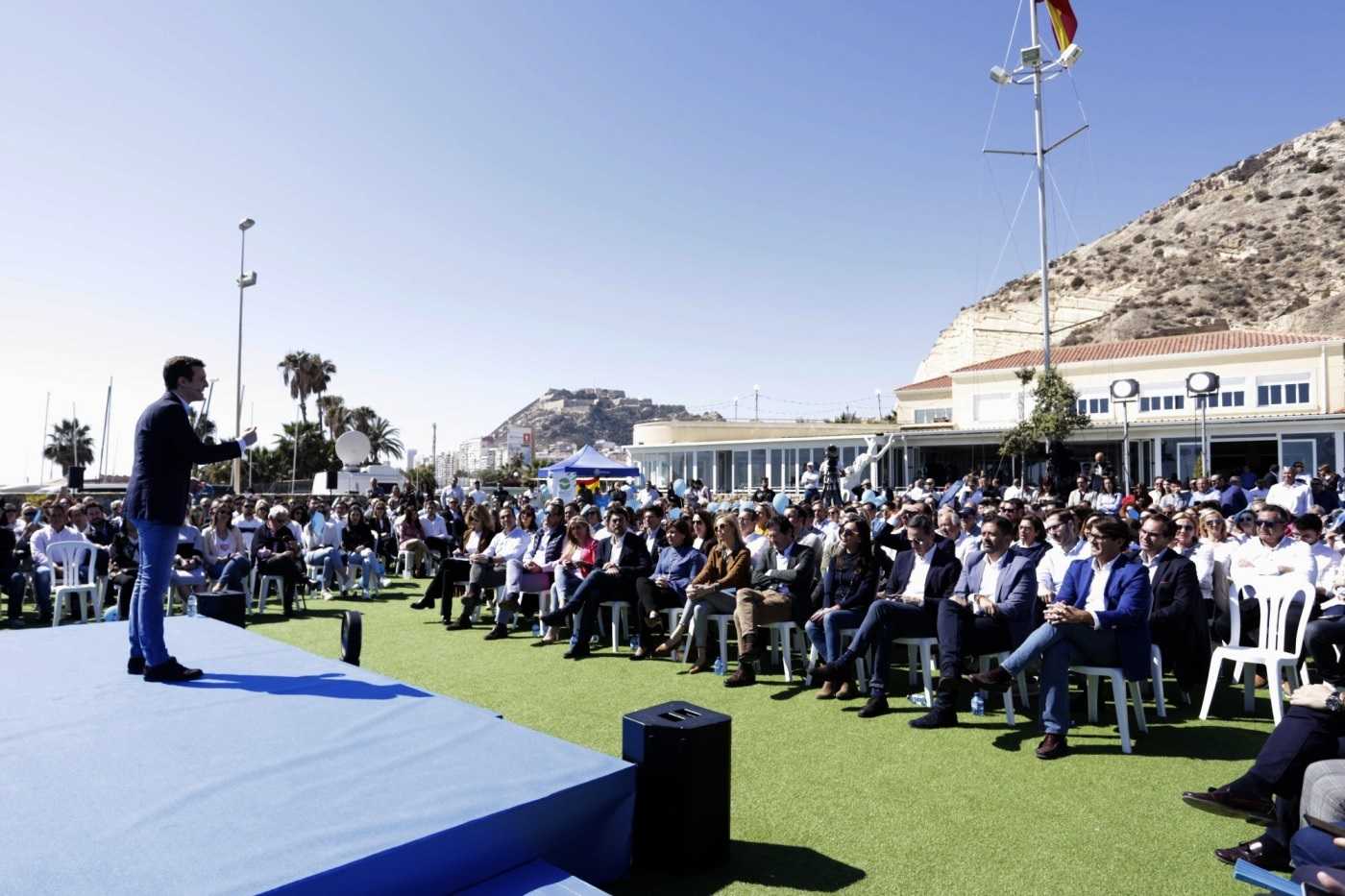 Casado afirma que Pedro Sánchez tiene 