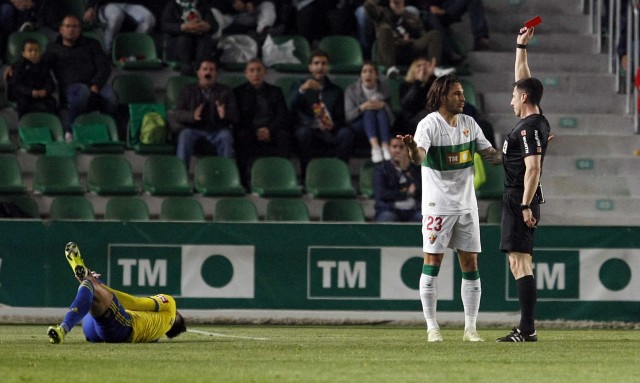 Juan Cruz se perderá el partido ante el Zaragoza por sanción

