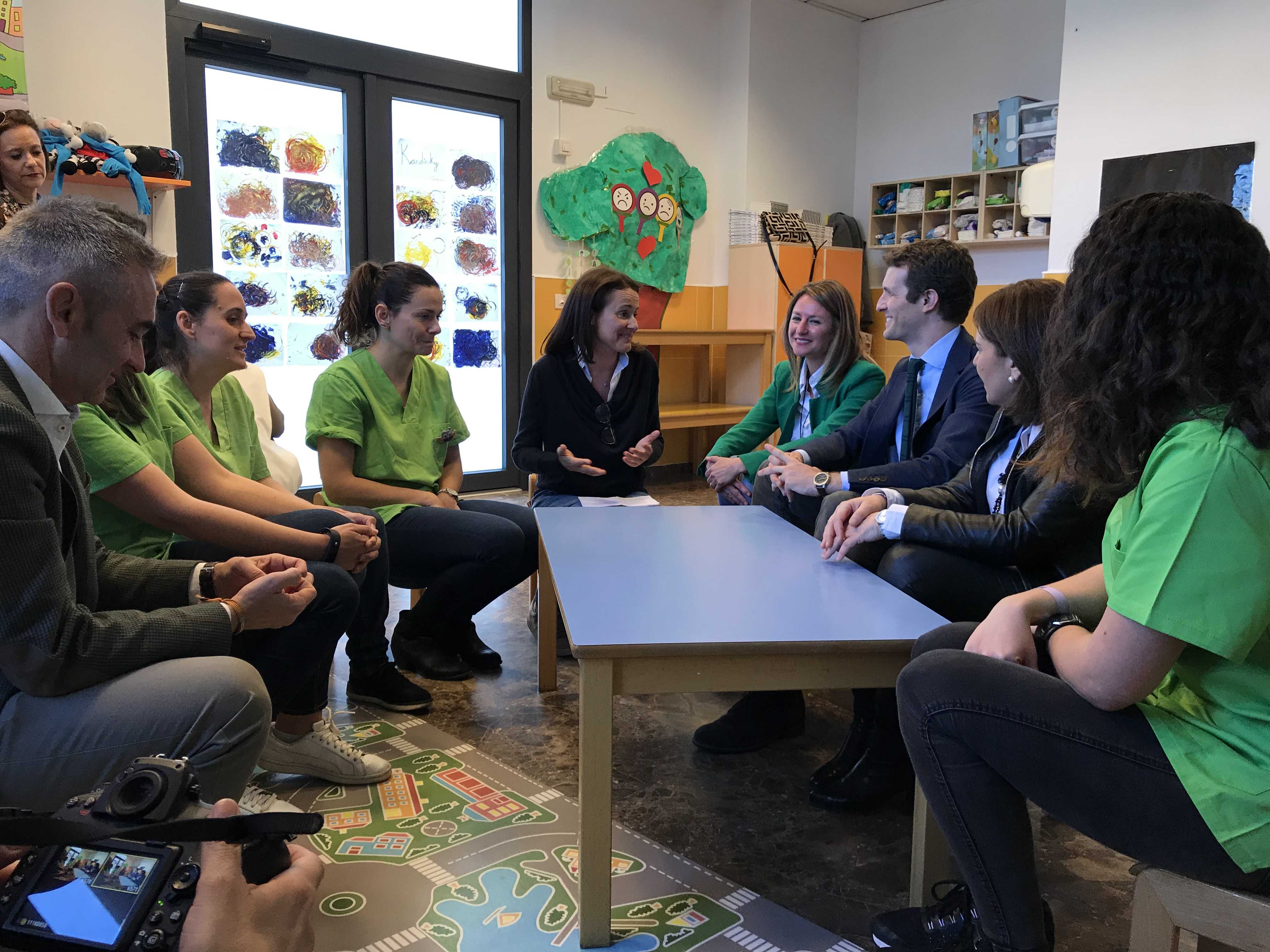 Carrasco promete poner en marcha el primer Plan de Conciliación en Castellón ante Pablo Casado