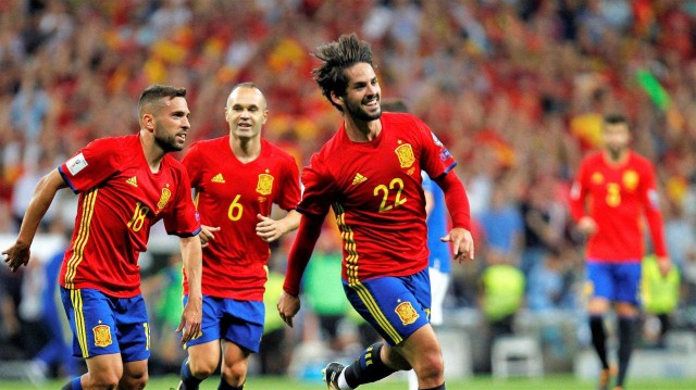 España, a por una victoria que le deje a un paso del Mundial de Rusia
