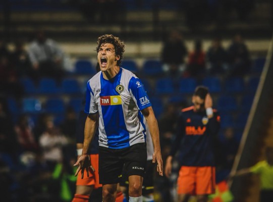 El Hércules quiere seguir escalando ante un Badalona en racha