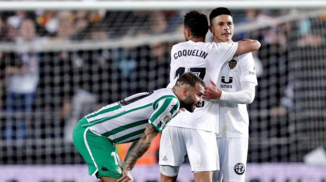 Ferran, Parejo, Coquelin y Roncaglia, al borde de la suspensión