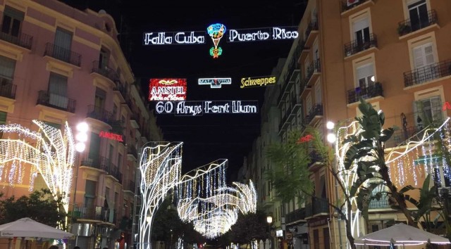 Cuba-Puerto Rico, primer premio en calles iluminadas con un homenaje de LEDs al Parque Central