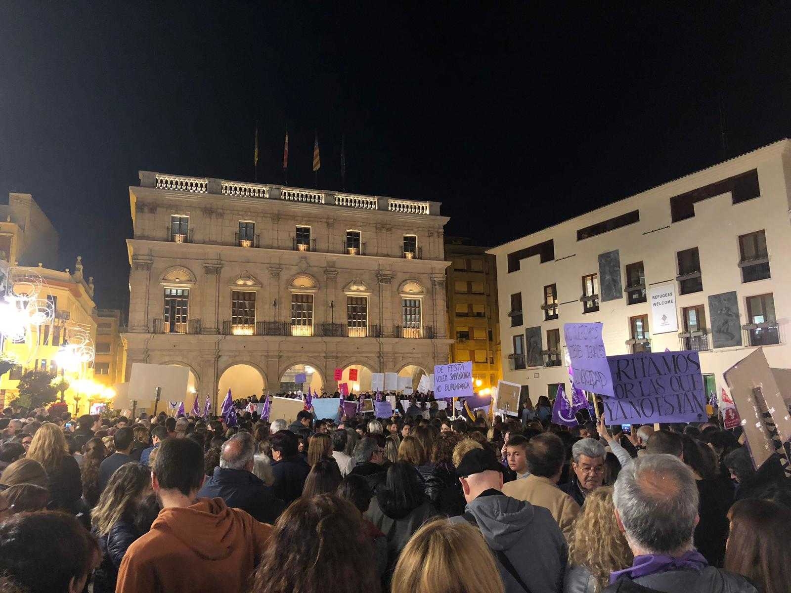 Más de 10.000 personas se manifiestan en Castellón en favor de una sociedad más justa para las mujeres