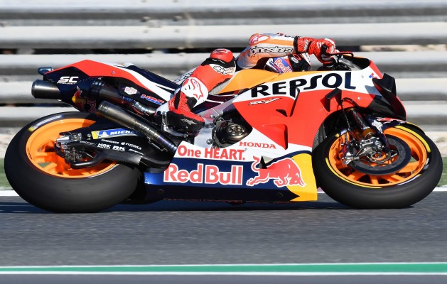 Márquez a ritmo de récord, Rins saca a Lorenzo de la segunda clasificación

