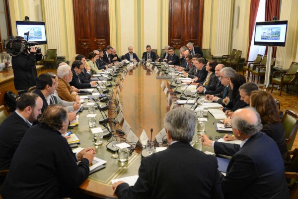 El ministro Planas insiste en la retirada de naranja y no concreta ayudas directas para los citricultores 