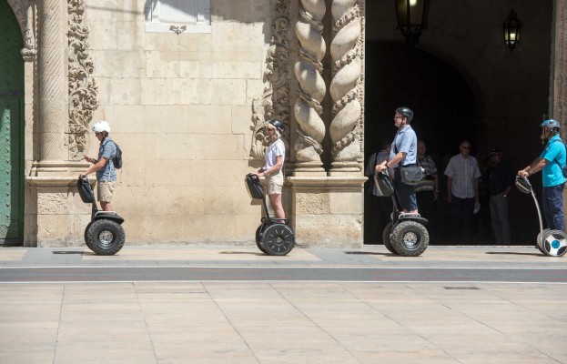 El PP plantea la regulación de los vehículos de movilidad personal separada de la zona azul