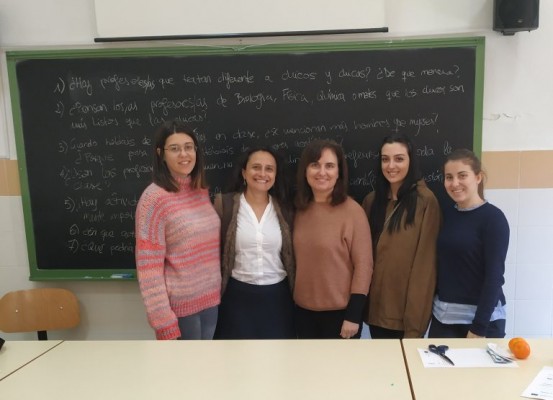 Según un estudio, las mujeres en ciencias tienen menos confianza pero son más trabajadoras