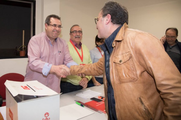 El aparato también gana el pulso de la lista de Sanguino y sitúa a sus peones en puestos de salida 