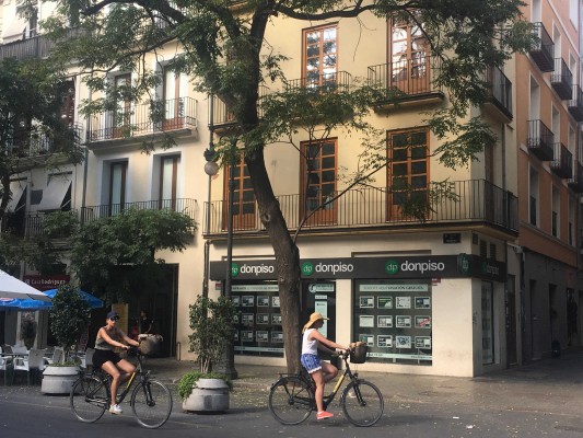 València tendrá un nuevo edificio de viviendas turísticas junto al Mercado Central 