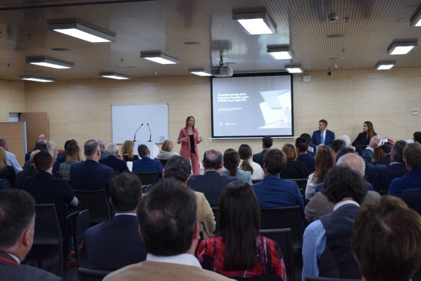 La profesionalización y la sucesión, los dos grandes retos que debe afrontar la empresa familiar 